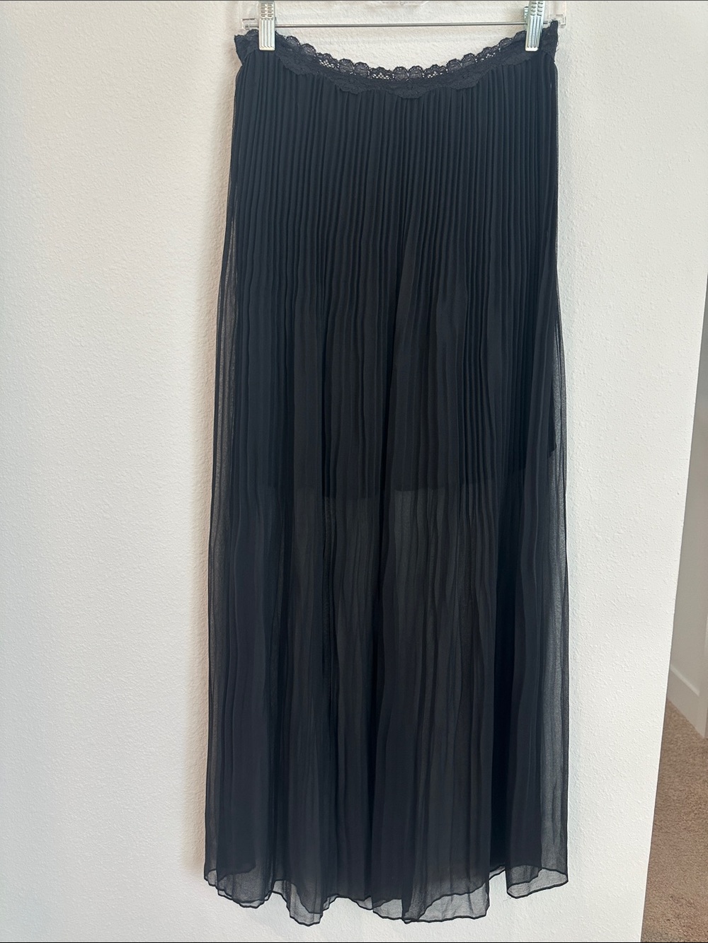 Poleci Black Pleated Maxi Skirt with Lace Waistband
